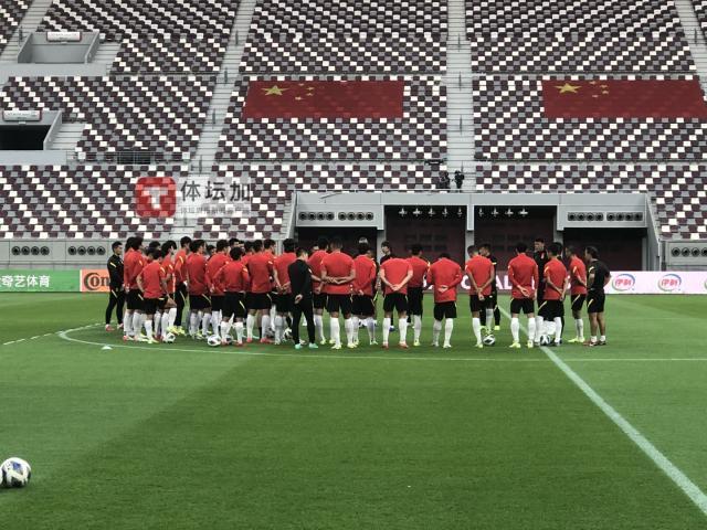 欢迎使用乐鱼app-聪明！国足借主队之便提前踩场 分队对抗练新战法